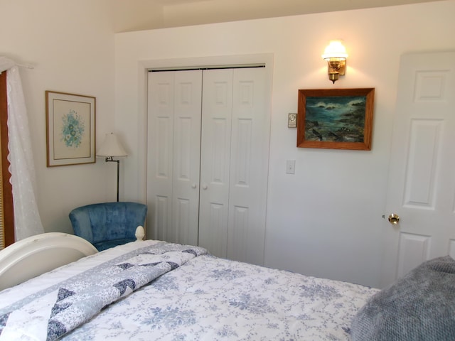 24 Paradise Dr, Monmouth, ME 04259 - bedroom featuring a closet