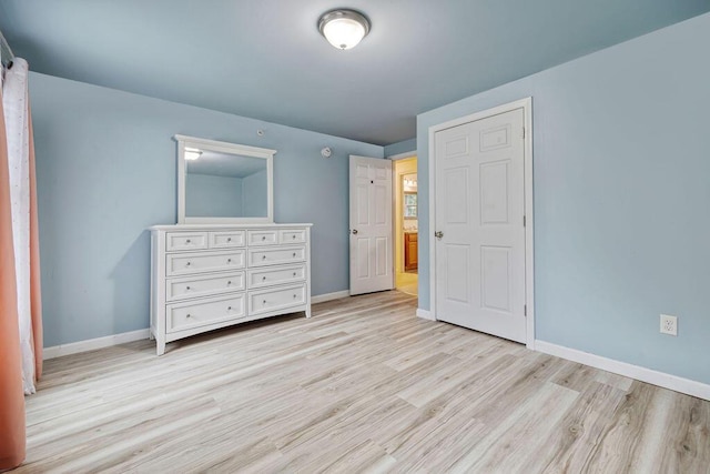 19 Fox Run Rd, Gray, ME 04039 - bedroom featuring light wood finished floors and baseboards