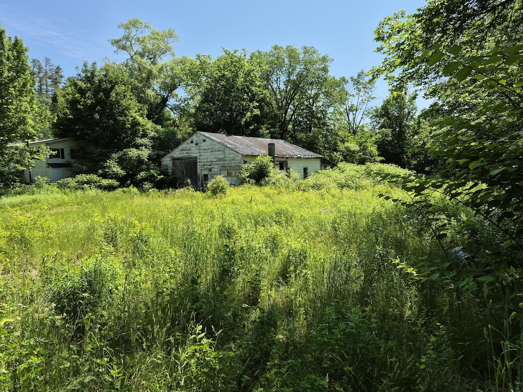 205 Plymouth Ave, Rumford, ME 04276