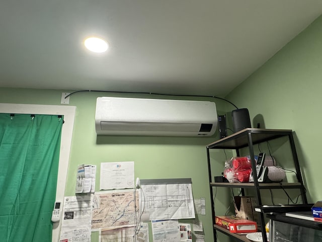 40 Elm St, Waterville, ME 04901 - interior space