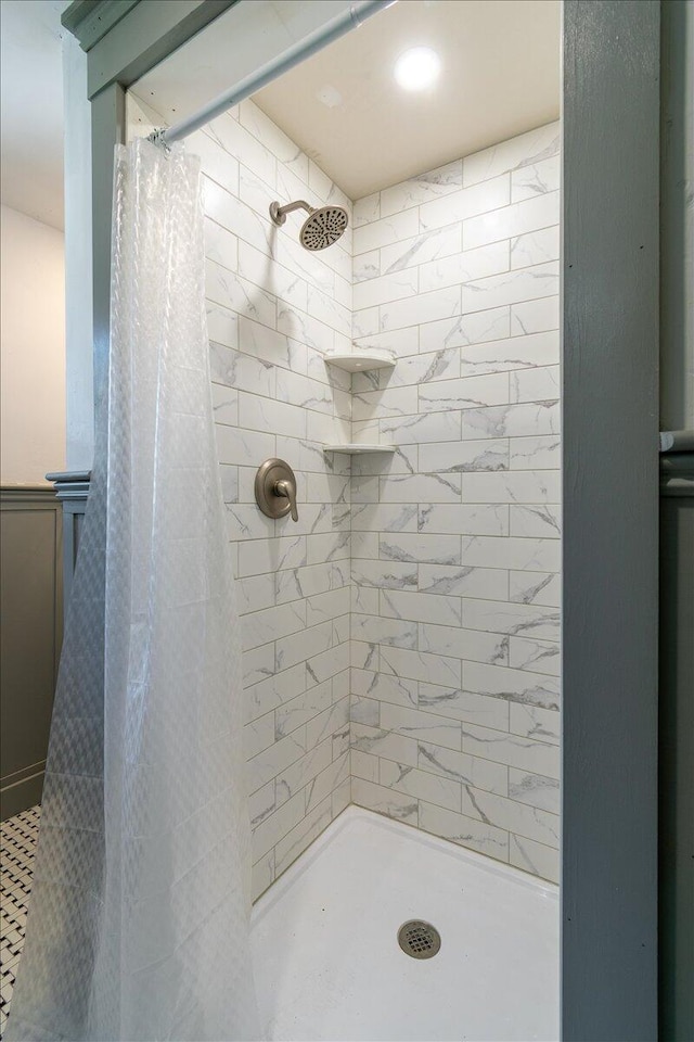 3 Salt Pond Rd, Friendship, ME 04547 - full bath featuring tiled shower and wainscoting