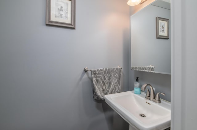 3 Pondview Dr, Lewiston, ME 04240 - bathroom featuring a sink