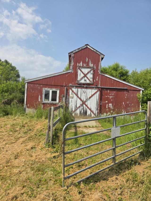 192 Old Bangor Rd, Newport, ME 04953 - view of barn
