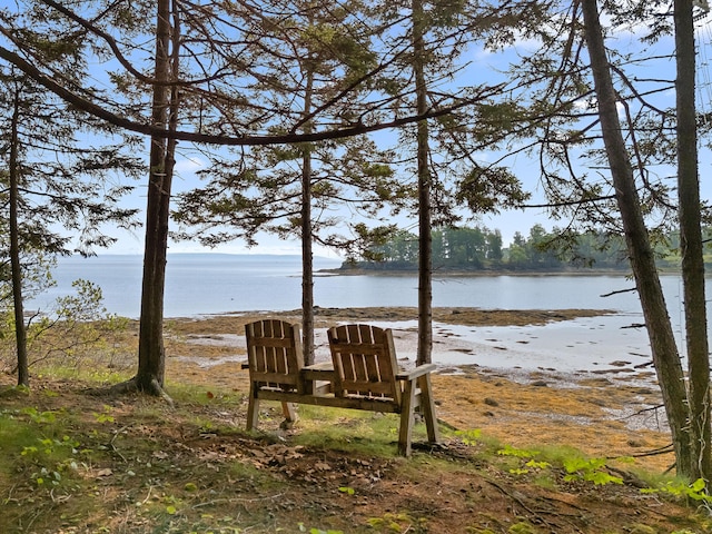 389 Main Rd, Islesboro, ME 04848