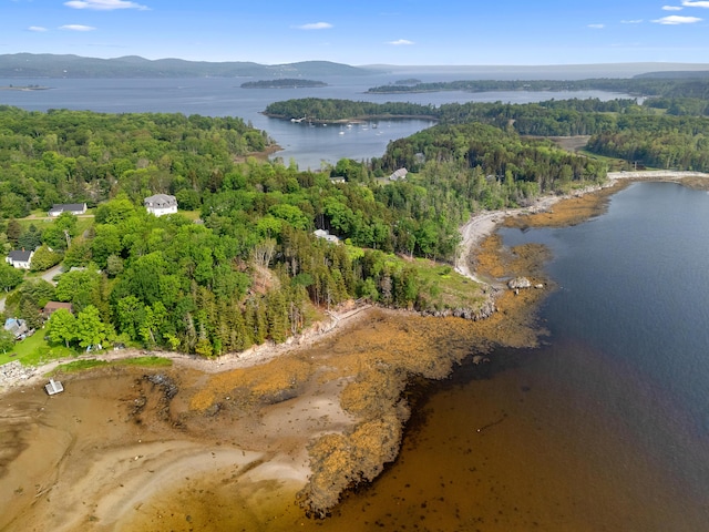 389 Main Rd, Islesboro, ME 04848