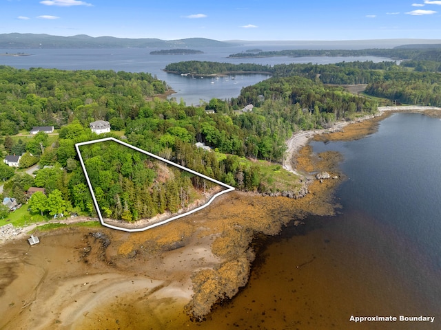389 Main Rd, Islesboro, ME 04848