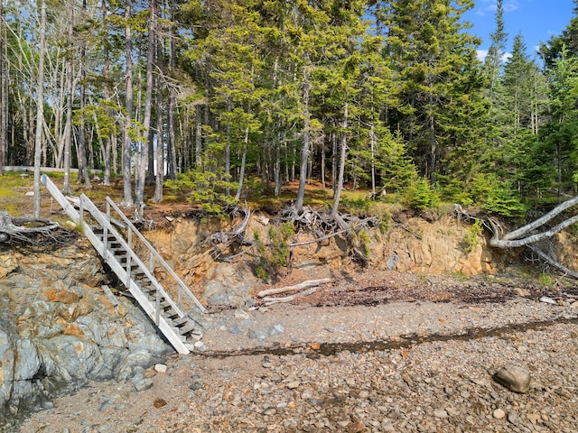 389 Main Rd, Islesboro, ME 04848