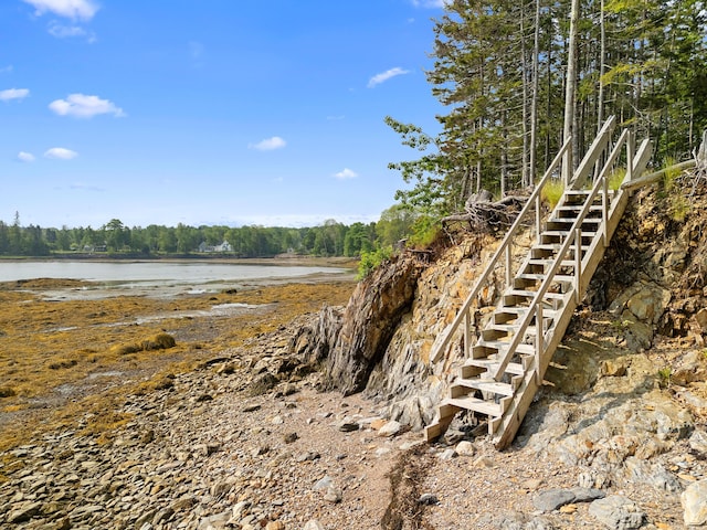389 Main Rd, Islesboro, ME 04848