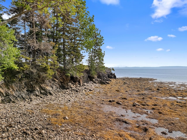 389 Main Rd, Islesboro, ME 04848