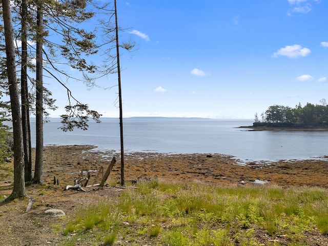 389 Main Rd, Islesboro, ME 04848