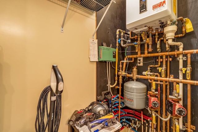 187 Hickory Dr, Auburn, ME 04210 - utilities featuring water heater