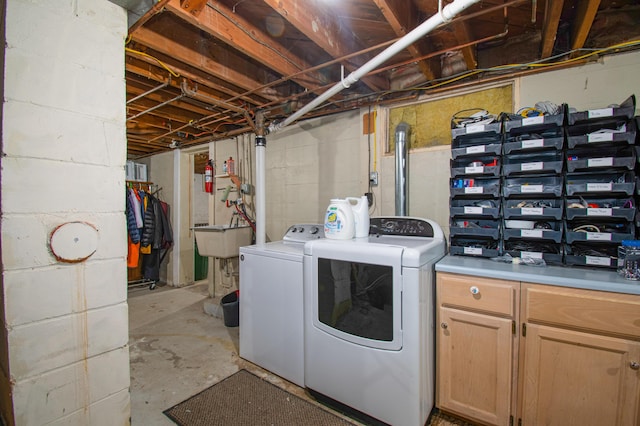1 Madison St, Augusta, ME 04330 - washroom featuring washing machine and dryer