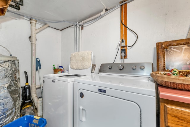 25 Riverview Dr Unit D, North Berwick, ME 03906 - laundry room featuring washer and dryer