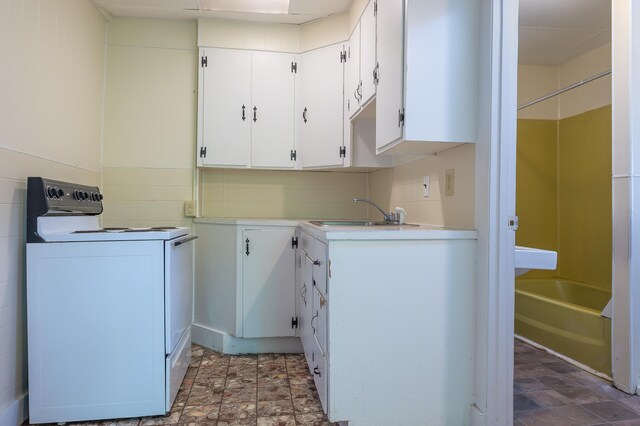 325 Cumberland St, Rumford, ME 04276 - photo 27