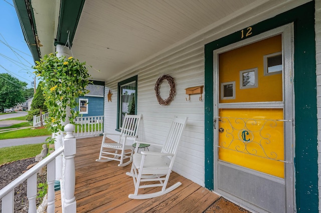 12 Court St, Rochester, NH 03867 - view of wooden porch