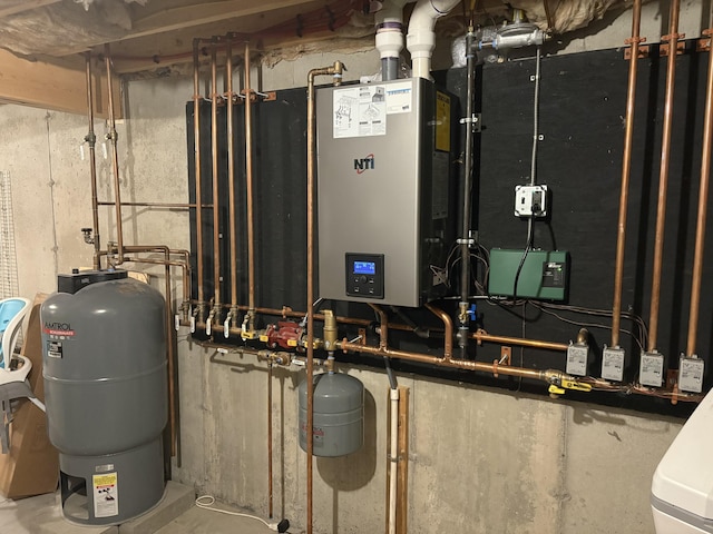 905 Blackstream Rd, Hermon, ME 04401 - utilities featuring water heater