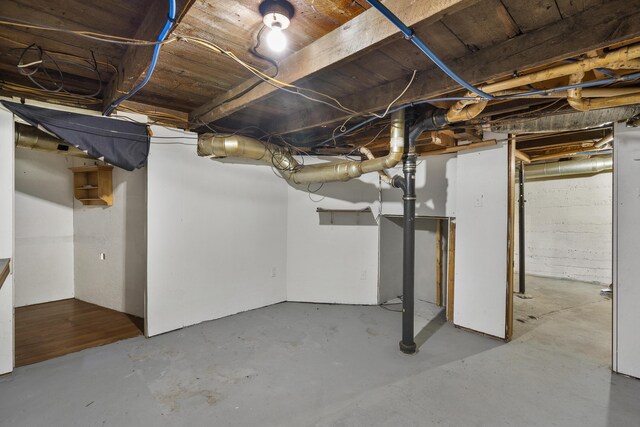 8 Riverview Ave, Lewiston, ME 04240 - view of unfinished below grade area
