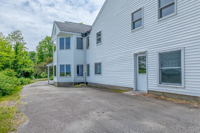 34 Old County Rd, Rockport, ME 04841 - view of side of property