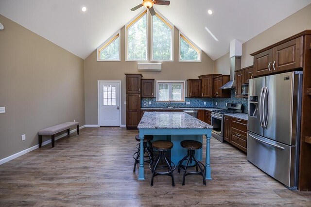 62 Mcnally Rd, Saint Albans, ME 04971