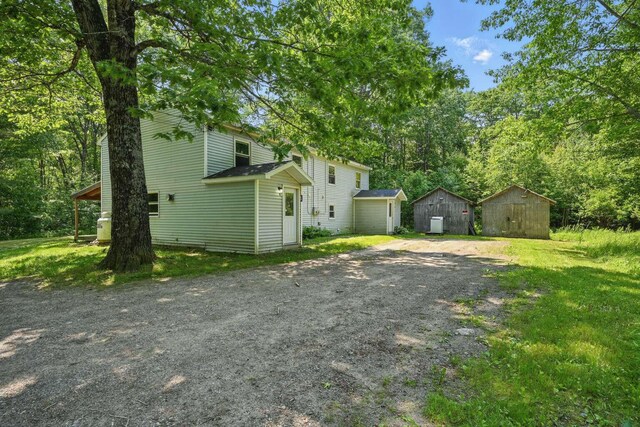 38 Hardscrabble Ln, Richmond, ME 04357