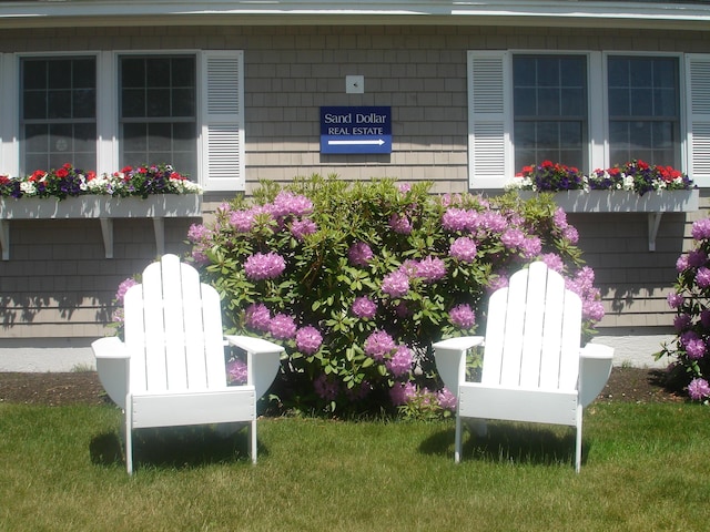 5 Dyke Rd Unit G, Kennebunkport, ME 04046 - exterior view