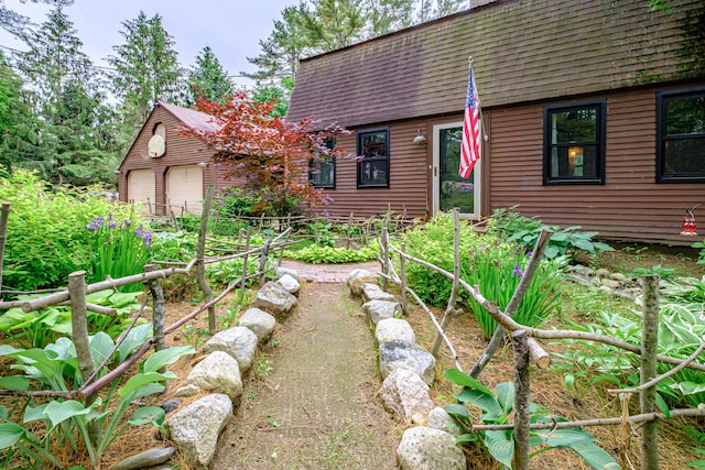860 Gardiner Rd, Wiscasset, ME 04578 - view of front of home featuring a shingled roof