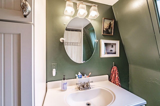 860 Gardiner Rd, Wiscasset, ME 04578 - bathroom featuring vanity
