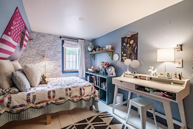860 Gardiner Rd, Wiscasset, ME 04578 - bedroom featuring an accent wall