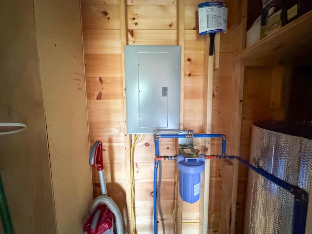 147 Loop Rd, Lincoln, ME 04457 - utility room featuring electric panel