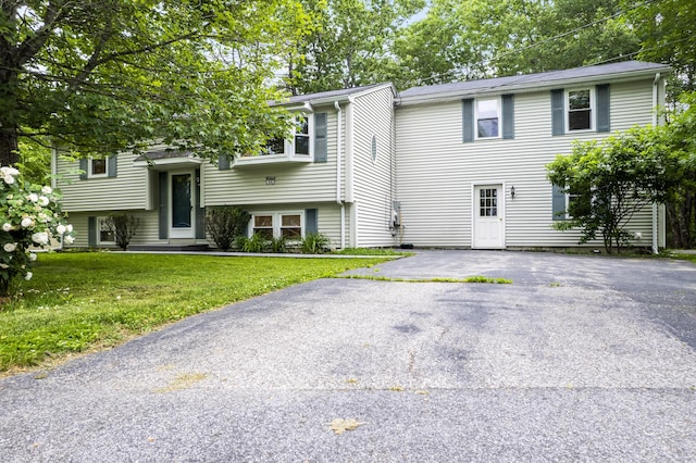 44 Ellen Cir, Yarmouth, ME 04096 - raised ranch with a front yard and asphalt driveway