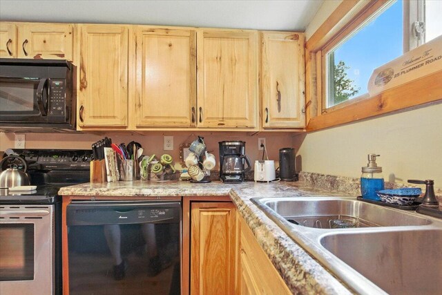 25 Plummer Rd, Vassalboro, ME 04989 - photo 8