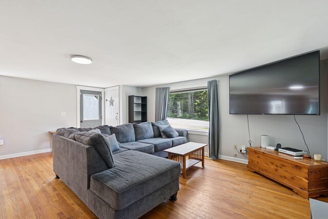226 Seal Harbor Rd, Saint George, ME 04859 - living area featuring light wood-style flooring and baseboards