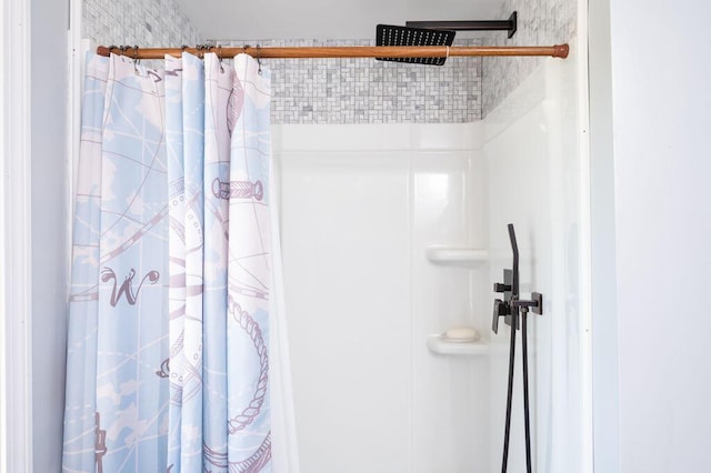 93 Bartlett Rd, Kittery, ME 03905 - bathroom featuring curtained shower