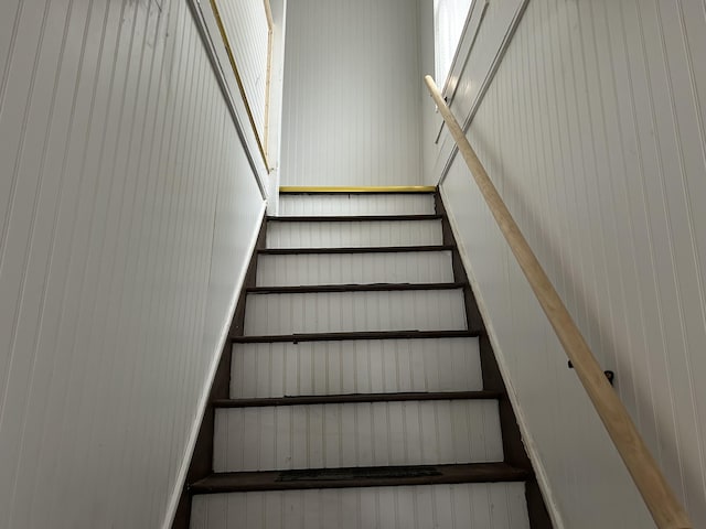 40 Silvermount St, Waterville, ME 04901 - view of staircase