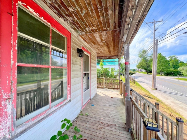 363 Lisbon St, Lisbon, ME 04250 - view of wooden porch