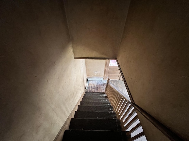 363 Lisbon St, Lisbon, ME 04250 - view of stairway