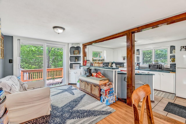 350 Cushing Rd, Cushing, ME 04563 - view of living room