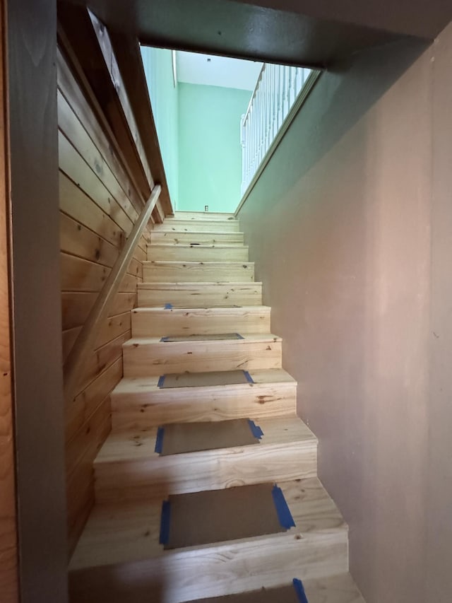 24 N Tiery St, Old Town, ME 04468 - view of stairway