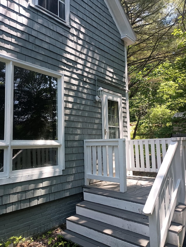 44 Baldwin St, Livermore Falls, ME 04254 - view of deck