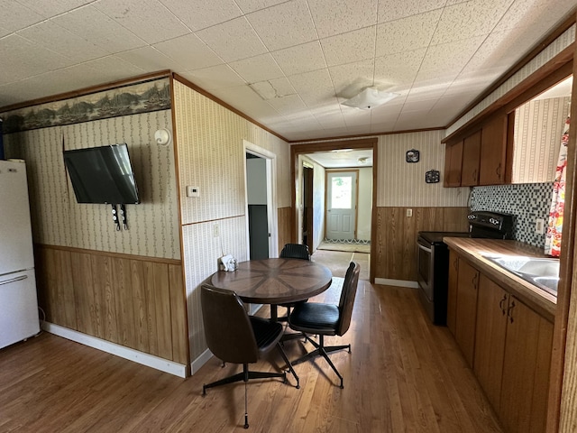 18 Railroad Ave, Milo, ME 04463 - photo 5