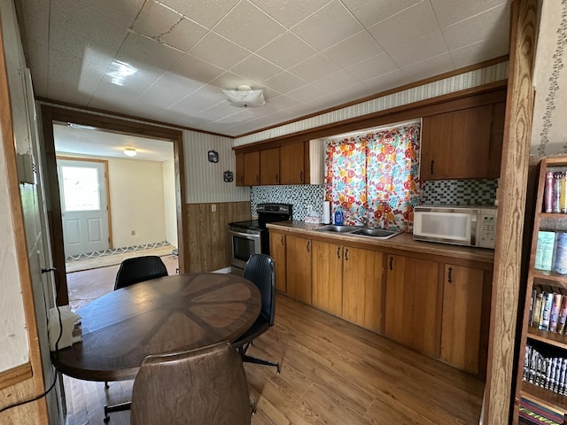 18 Railroad Ave, Milo, ME 04463 - photo 8