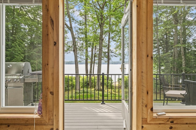 7 Papoose Island Rd, Raymond, ME 04071 - entryway with a water view
