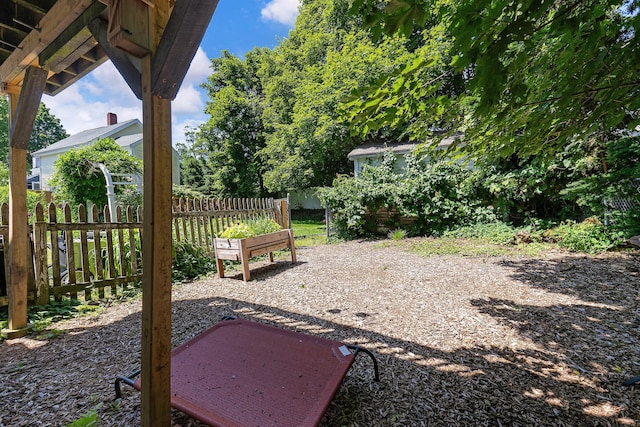 390 Front St, Bath, ME 04530 - view of yard