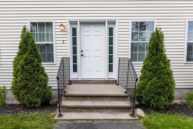 9 St James Pl, Lewiston, ME 04240 - doorway to property