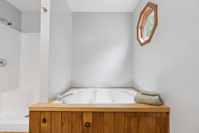 2288 W River Rd, Sidney, ME 04330 - full bath with a tub with jets and a shower