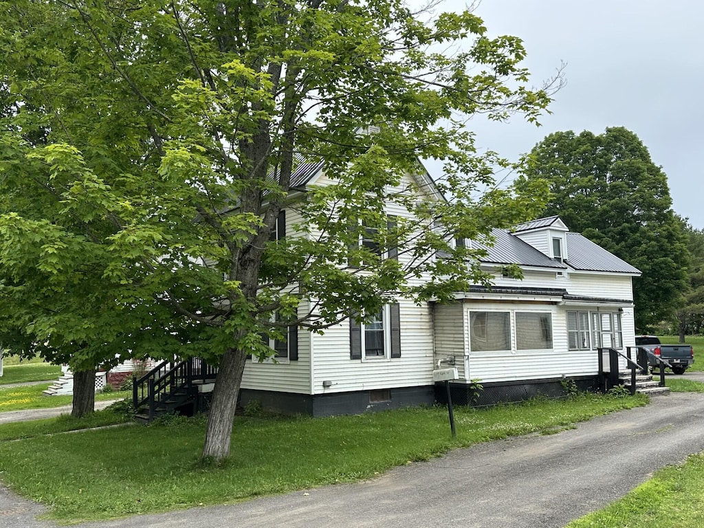 17 Elm St, Houlton, ME 04730 - photo 1