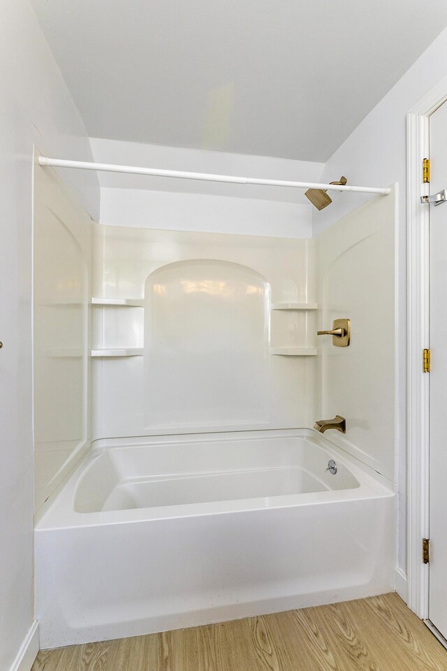 3 Curtis Ave, Camden, ME 04843 - full bath featuring shower / bathtub combination and wood finished floors