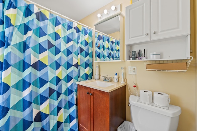 47 Fall Brook St, Portland, ME 04103 - full bathroom with vanity and curtained shower