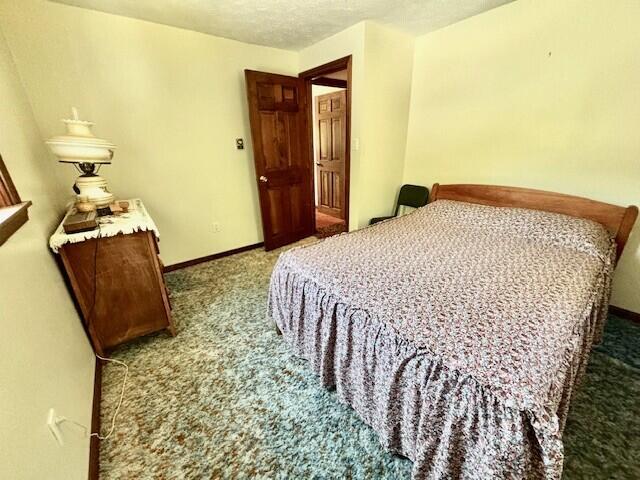 2 Oak Ridge Rd, Kennebunkport, ME 04046 - carpeted bedroom featuring baseboards