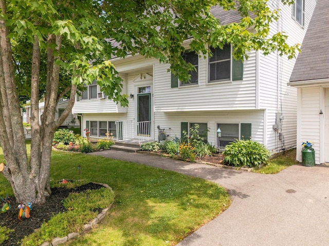 100 Starlight Dr, Brewer, ME 04412 - bi-level home with a front lawn